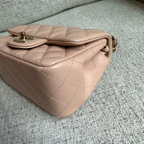 BEAUTIFUL Chanel 21a beige classic mini square - Picture 11 of 13